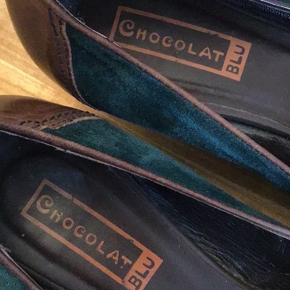 Chocolat Blu green suede and leather pointed toe 1 inch heel pumps. Size 41/ 9.5 - Picture 9 of 10